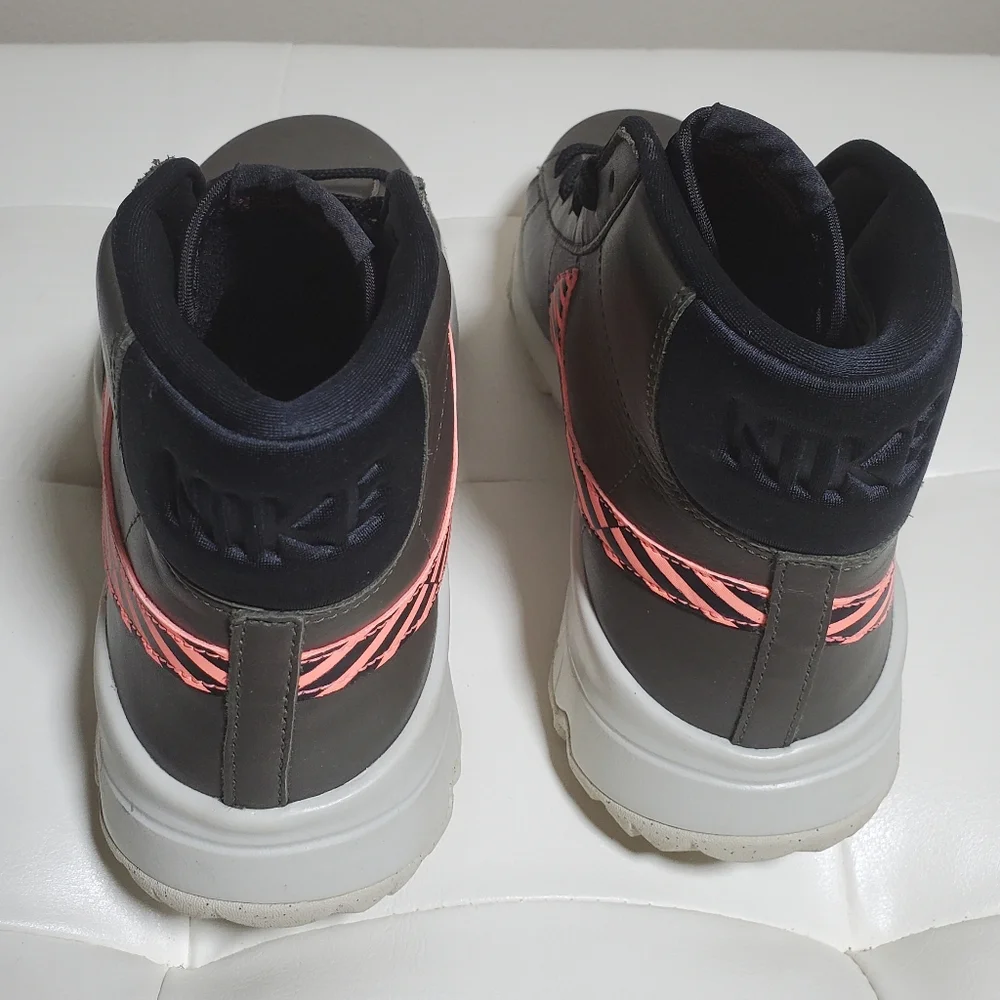 Nike Blazers Size 8.5 in Women